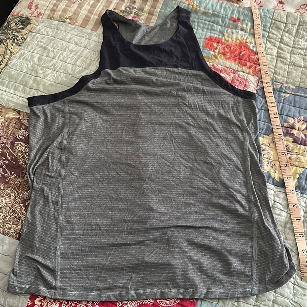 Lululemon vented back tank top